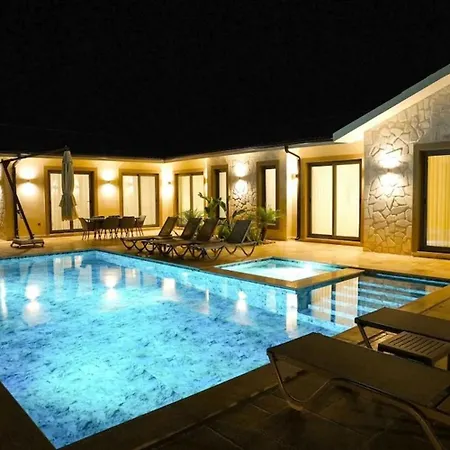 Rhebas Villa